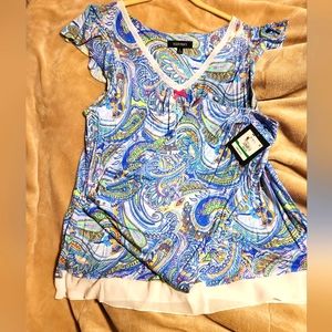 Ellen Tracy two-piece pajama set, short sleeve shirt with pants, new with tags.